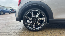 MINI Hatchback 2.0 Cooper S Exclusive 3dr Auto Petrol Hatchback